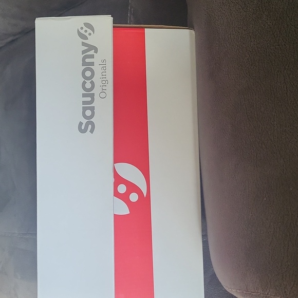 New Saucony Sneakers - Picture 7 of 7